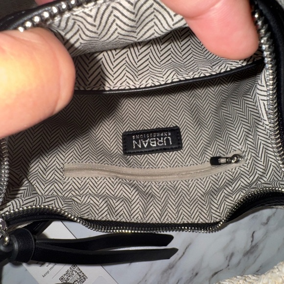 NWT Urban Expressions Beige and Black Crossbody Bag - Picture 7 of 16